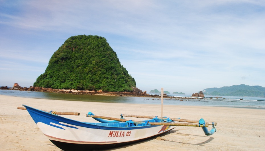 Pantai Rajegwesi Unik Yang Menyimpan Jawa Timur Teluk Hijau